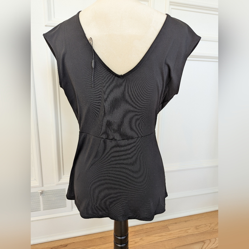 Tahari NWT Peplum Top - Picture 3 of 4